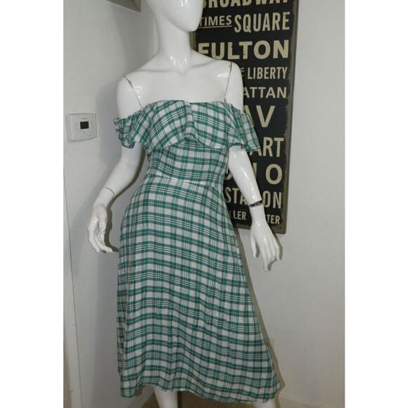 DEWL Dress Green Gingham Plaid Off the Shoulders Korean Size  S/M - Picture 1 of 11